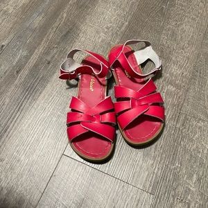Salt water sandals gently worn but still look very good!